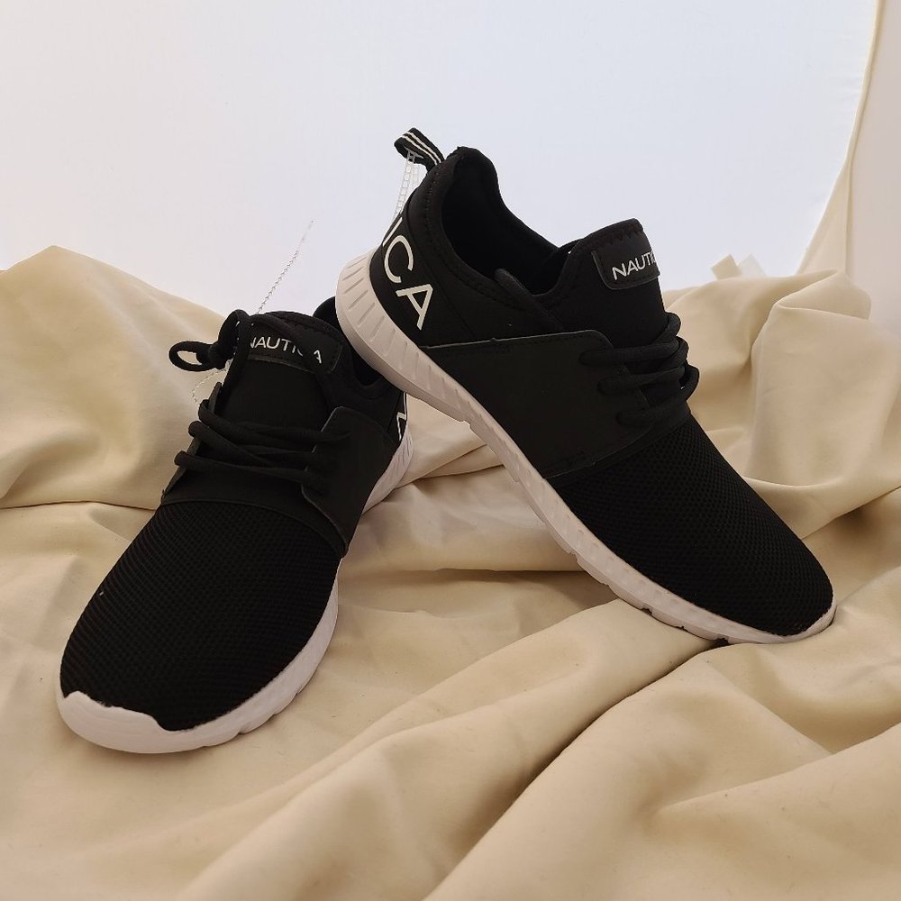 NWOT Nautica Kids KAPPIL Black Sneaker